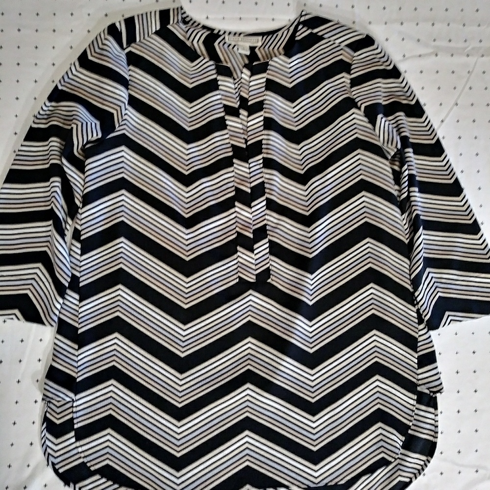 Dana Bushman Chevron blouse high-low sz S